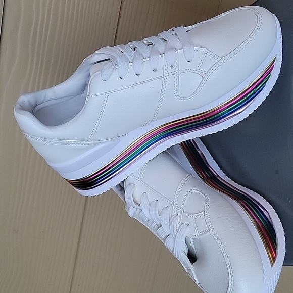 Insignia - Women's Qupid Sneakers main image 0